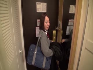 FSKI-001初心で可愛い素人女子校生の「大きなオッパイ」をチューチュー吸わせてもら}