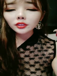 女神级刚下海美女，情趣装拨开丁字裤.}