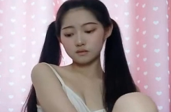 卡哇伊原小姐姐直播平台清纯漂亮小嫩妹想要爸爸抱收费直播秀_身材苗条.}