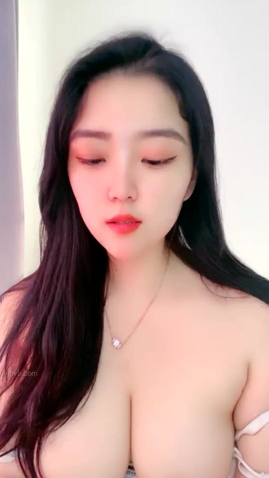 超美尤物这奶子真劲爆正点满屏都是白花花的嫩肉好想舔一舔.}