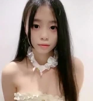 极品尤物美少女难得露脸收费房多毛粉嫩小穴玻璃棒抽插揉搓阴蒂娇喘翘起美臀特写}
