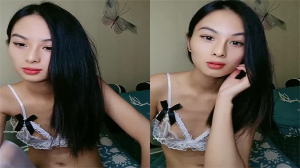 白丝贫乳痴女口交伺候狼友上位坐骑操}