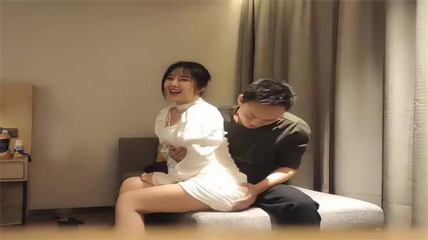 步宾探花长相甜美极品白裙妹}