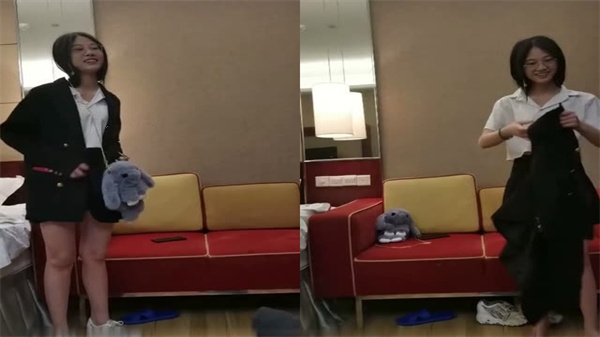 风月寻欢约妹某兼职校花被土豪连续酒店约炮}