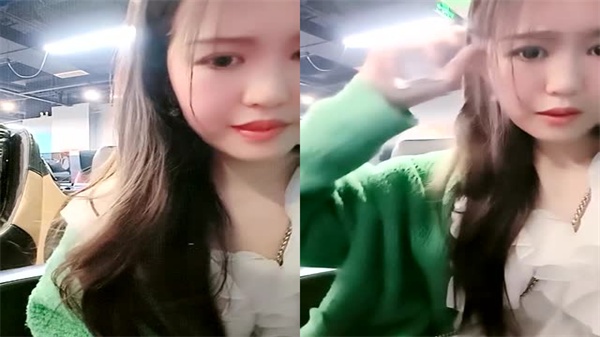 高跟苗窕贫乳马尾骚女淫声荡语撩骚互动卖场公测近拍扣逼自慰}