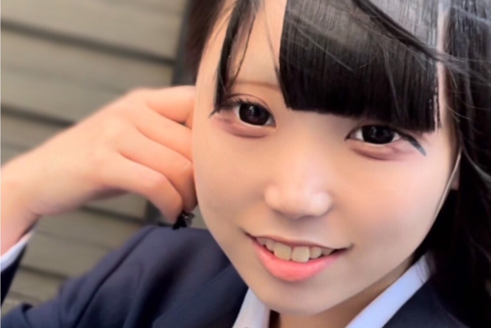 FC2PPV 4077629 【無】男心をくすぐるｲﾓｵﾄ系地下アイドルくれはちゃん！！美マンで美尻で18歳♪下校途中のフレッシュJ○に大量種付け！！}