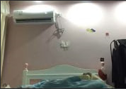 两个美女睡不了觉一起锻炼身体}