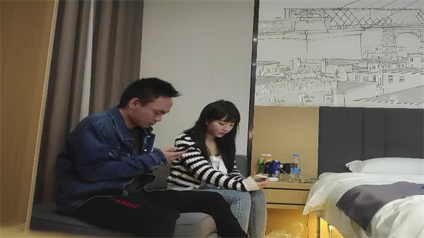 约了个条纹衣兼职各种玩}