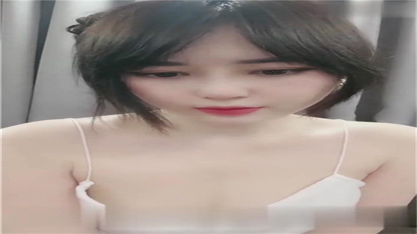 被渣男欺骗感情18岁的小姐姐宿舍自慰.}